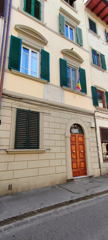 Facciata dell'edificio di Casa Romana 121 A